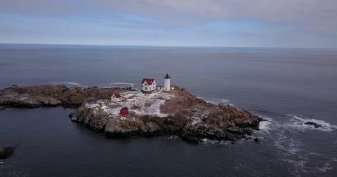 Drone over full lighthouse island parallax 스톡 동영상 124509199