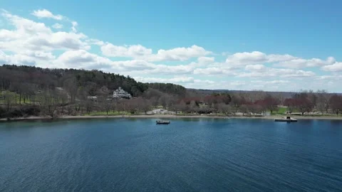 Drone over the lake Video stock 306562582