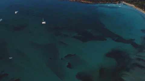 Drone over the painted sea Video stock 138213084