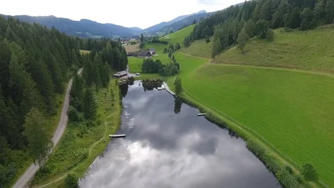 Drone over tarn Vidéo 89921152