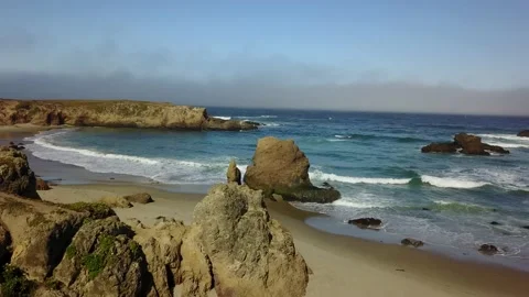Drone Over Windy California Ocean And Rocky Beach (2 of 3) Stockbeeldmateriaal 166319590