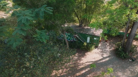 Drone Panning Over Container Cabin With Graffiti Vídeo Stock 333478259