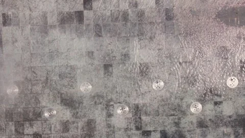 Drone panorama of refreshing fountain in CDMX park in spring heat Vídeo Stock 334576916