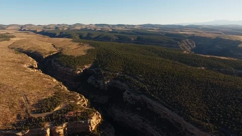 Drone panoramic shot of deep cleft in Mesa Verde National Park Video stock 121652708