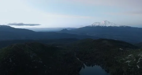 Drone panoramic shot of Shasta-Trinity Forest, Mount Shasta and Castle Lake, USA Stock-Footage 165772011