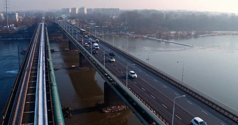 The drone passes over the Gda?ski bridge. Stock Footage 112155997