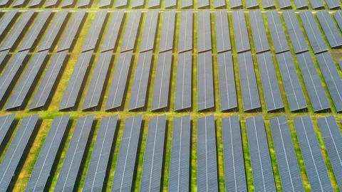 Drone perspective of large-scale solar panels across open land. Stock-Footage 331571910