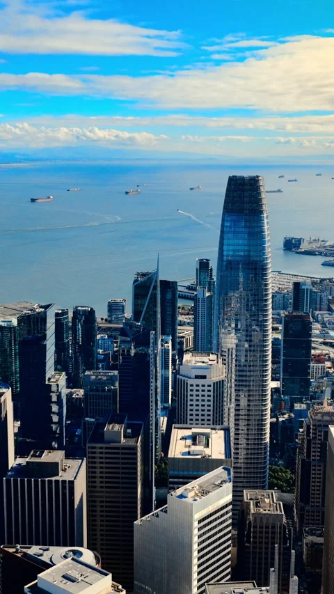 Drone perspective of Salesforce Tower and waterfront, San Francisco, California Video stock 345790036