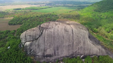Drone Pull Away from Inselberg Summit in Phu Dien, Southern Vietnam 库存影片 329914748