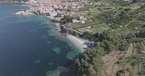 Drone Pull Back: Kamenica Beach, Komiža, Vis Island, Croatia Video stock 313483271