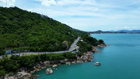Drone Pull-Back View of Chaweng Noi Beach and Chaweng Beach, Koh Samui Stock Footage 339388666