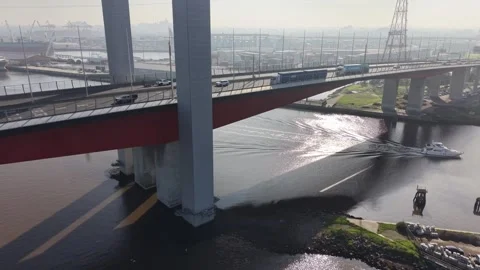 Drone pullback beneath Bolte Bridge Video stock 339073172