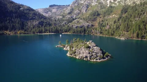 Drone Pullback Shot of Emerald Bay with Fannette Island in Lake Tahoe Stock Footage 334721424