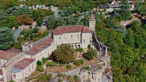 Drone Pulling Away From Château de Rocamadour in France Video stock 345093364