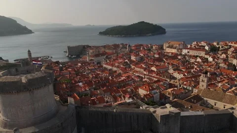 Drone Push Forward Right Parallax Dubrovnik Minceta Tower Waving Corner Flag 4K Vidéo 337849210