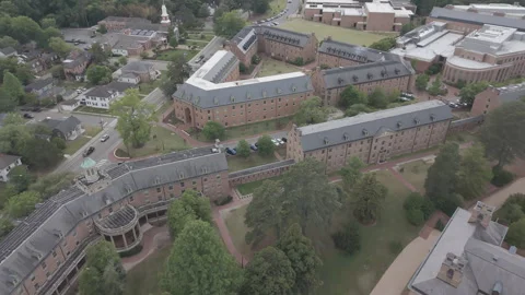 Drone Push In Over William and Mary Campus Williamsburg Virginia Vídeos de archivo 336289049