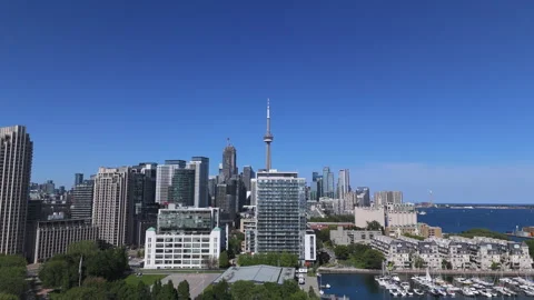 Drone Push Toward CN Tower Over Toronto Waterfront Condos, 4K Vídeo Stock 321375949