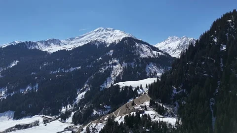 Drone Reveal of Alpine Mountain in Val Ridanna, South Tyrol Vídeo Stock 336859619