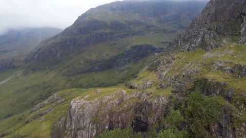 Drone revealing a hidden valley Video stock 139815096