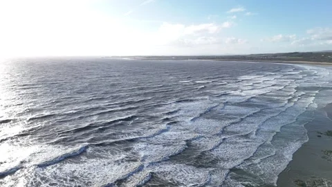 Drone Rising Over Open Sea and Waves, Coastal Wales UK 4K Vidéo 334070836