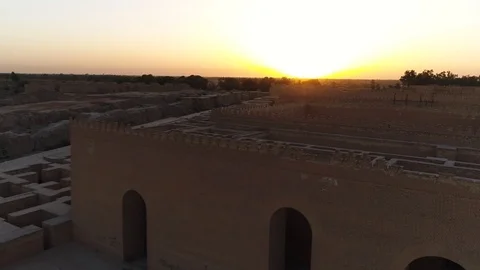 Drone shot of the ancient city of Babylon in Iraq Video stock 104998945
