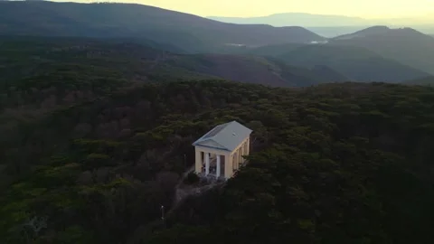 Drone Shot of ancient tempel 動画素材 303781422