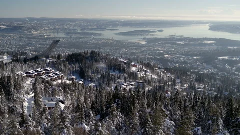 Drone shot behind Holmenkollen, view over Oslo, Norway, in Stockbeeldmateriaal 86549695