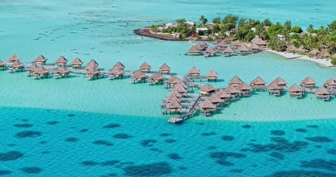 Drone Shot of Bora Bora Island Luxury Resort, French Polynesia, Bungalows Over Vídeos de archivo 340917595