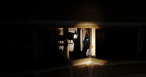 Drone shot: Doll and puppet master at the theater. Vídeo Stock 94284768