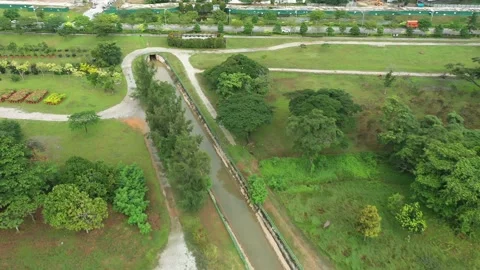 Drone shot of drainage system linking to sea, Singapore 스톡 동영상 151566935
