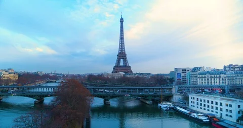Drone shot of the Eiffel tower from above the Seine river Vídeo Stock 101371006