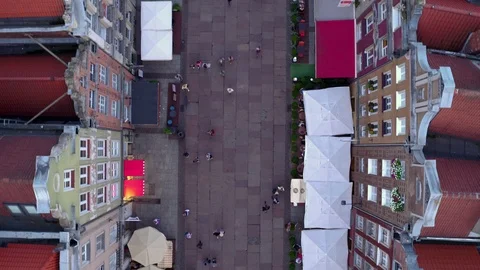 Drone shot in the evening picturing Long Lane in Gdansk. Stock-Footage 107012191