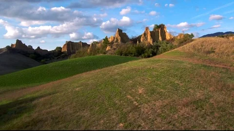 Drone Shot Flying Over Balze 4K Ultra Hd Vídeos de archivo 80648463