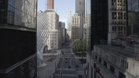 Drone shot going past the Oculus building in New York City with almost no people 库存影片 248533304