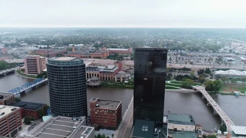 Drone Shot Of Grand Rapids Skyline, Michigan Stock-Footage 347750341