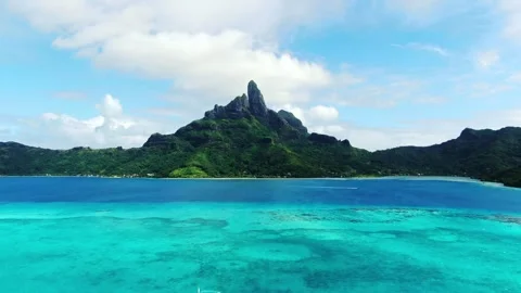 Drone shot from the Hill of Bora Bora French Polynesia Vídeos de archivo 261880756