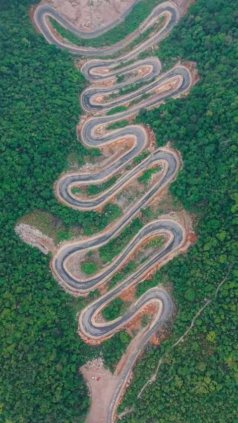Drone shot of Khau Coc Cha Pass (Me Pia), Cao Bang, Vietnam Video stock 310104622