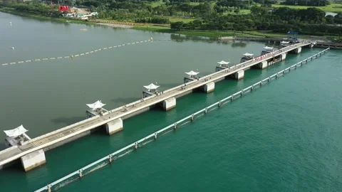 Drone shot of Marina Barrage different water colour, Singapore Stock Footage 151567217