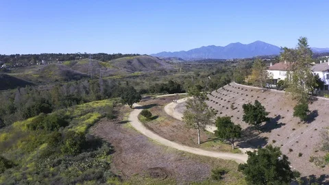 Drone Shot of Mostly Empty Hiking Trail 動画素材 128990369