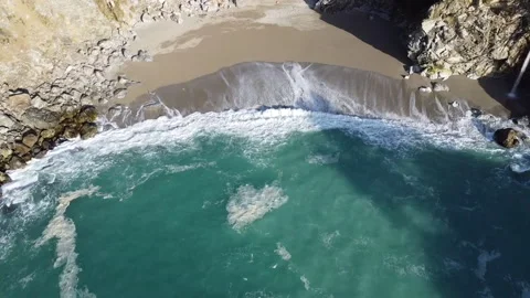 Drone shot - ocean, waves and beach Stock Footage 270942777