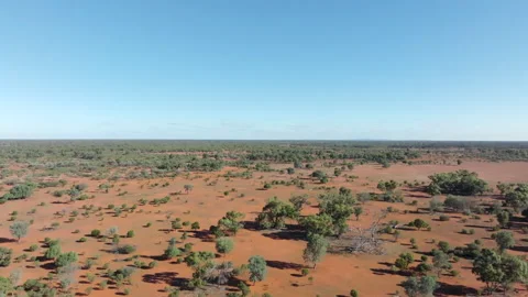 Drone shot over sheep station land in the Australian outback near Louth and Vídeos de archivo 312252851
