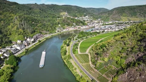 Drone shot pulling in on bend of the Moselle River. Stock Footage 321802381