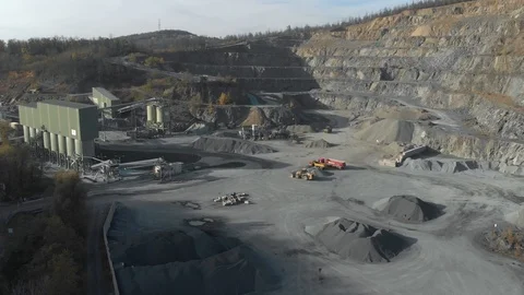 Drone shot of quarry. Open pit mine where stone, rock and sand is excavated Vídeos de archivo 122571310