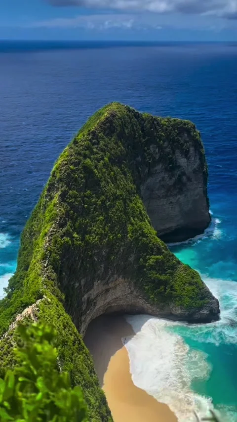 Drone shot of sea Stock Footage 335322811