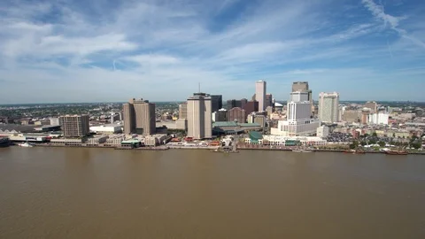 Drone Shot of Skyline Over River, New Orleans Cityscape 스톡 동영상 96167659