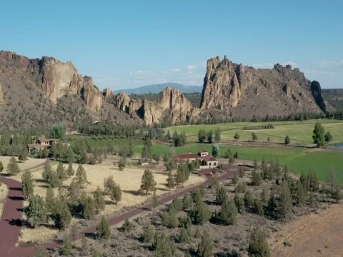 Drone shot of Smith Rock, Central Oregon Video stock 83200417