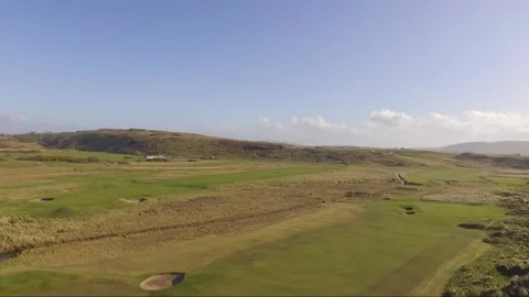 Drone shot of Strandhill Golf Course and beach in Ireland 動画素材 201613221