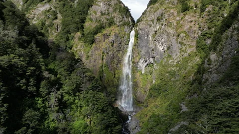 Drone shot of Waterfall 库存影片 269122938