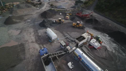 Drone Shots of Quarry processing, loading crushed material Vidéo 146547339