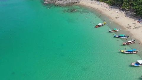 Drone Straight Flyover Clear Turquoise Water Banana Beach Phuket Vídeos de archivo 332115833